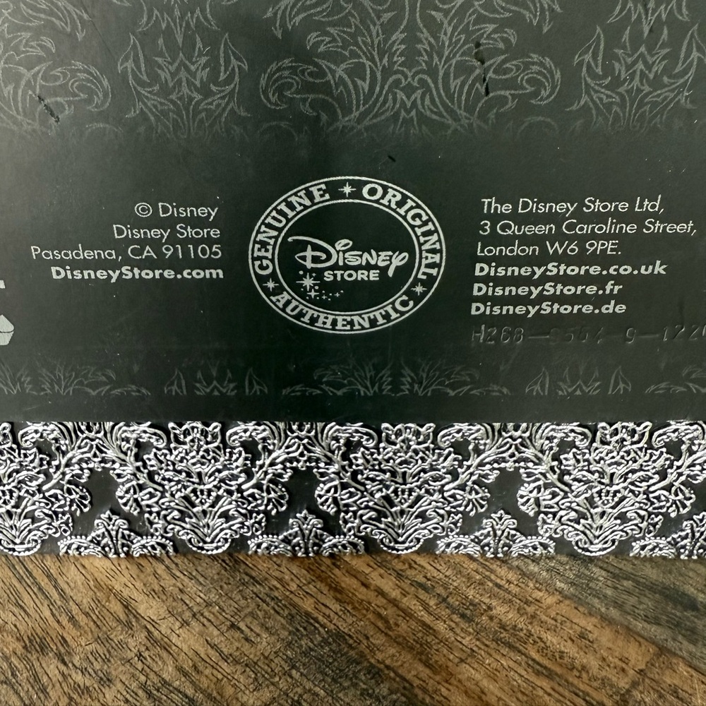 Disney Store Villains Designer Collection Mother Gothel Doll [Trendy Terror] - Picture 11 of 15